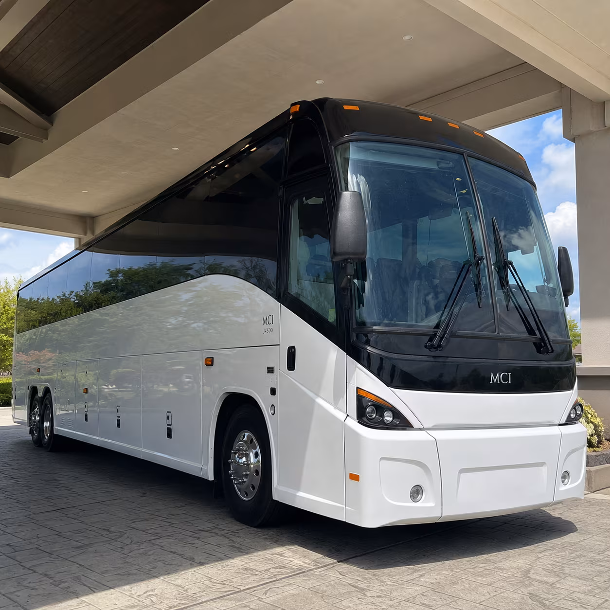 airport employee transfers between missouri city and hou or iah